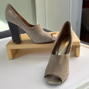 COACH Roslyn Peep‎ Toe Suede Block Heels Taupe Women's Size 8B